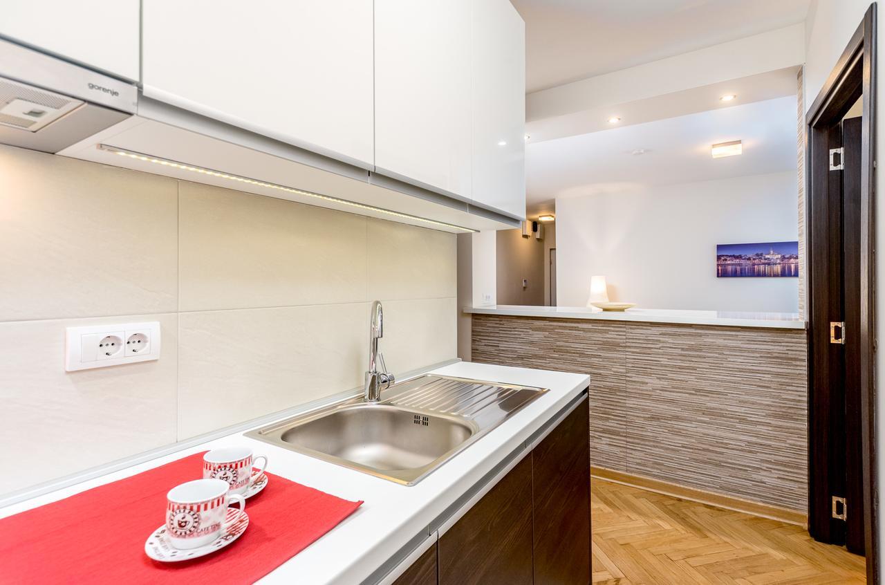Apartments King Milan, City Center Belgrado Esterno foto