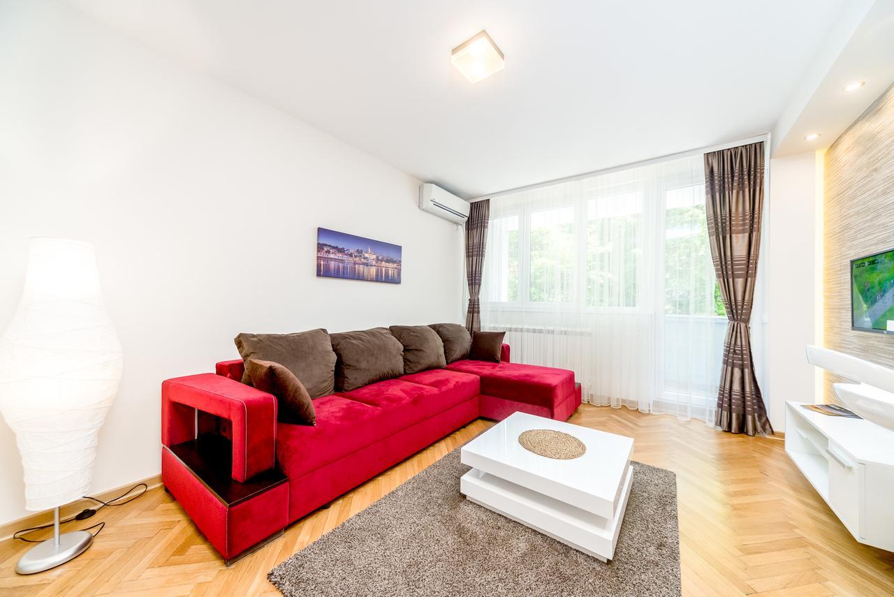 Apartments King Milan, City Center Belgrado Esterno foto